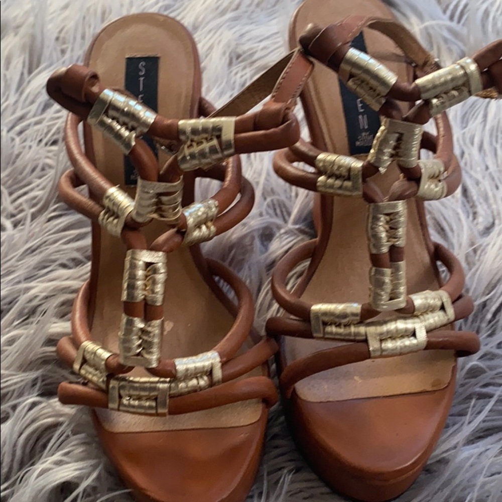 Brown and gold wedges